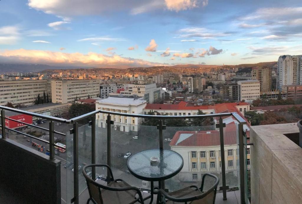 Ameri Plaza Green Apartments Tbilisi Esterno foto